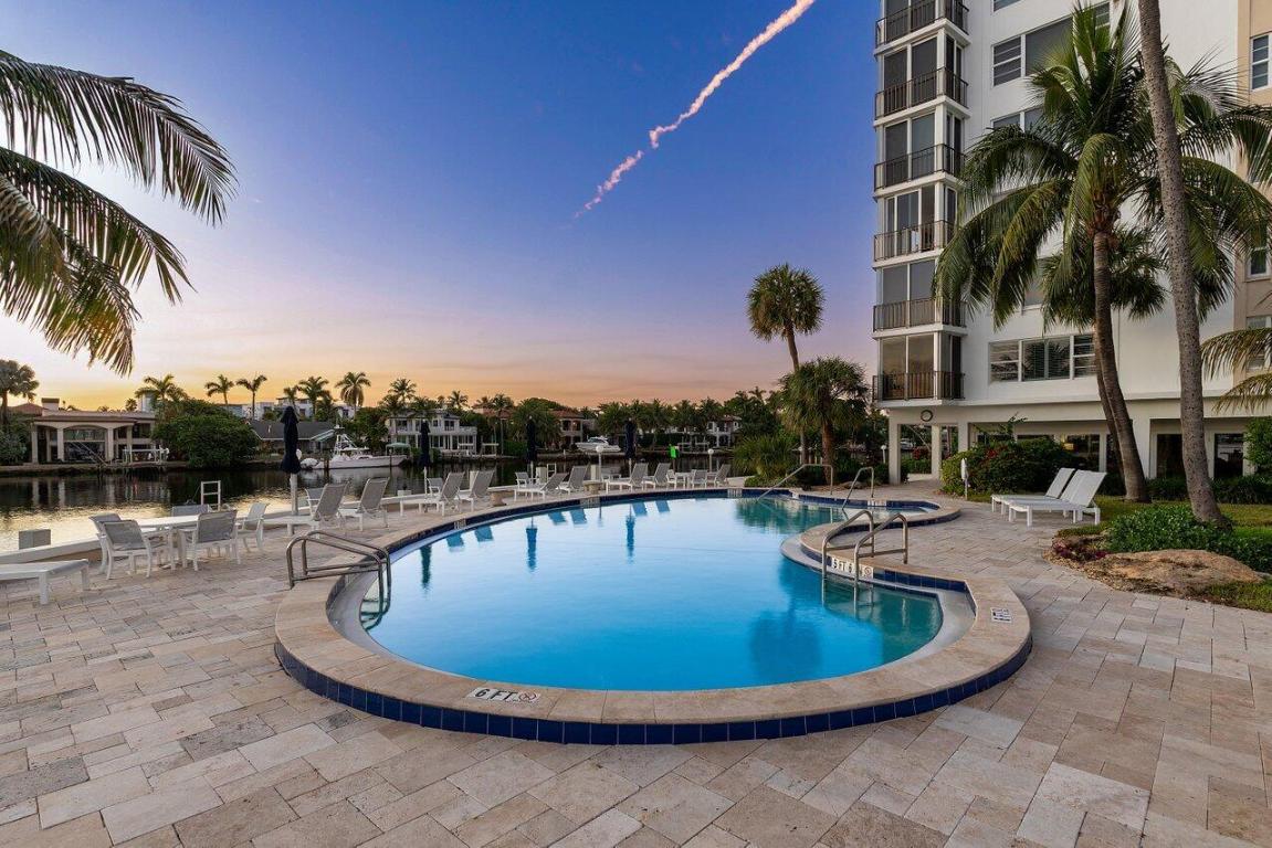 400 Seasage Drive 804