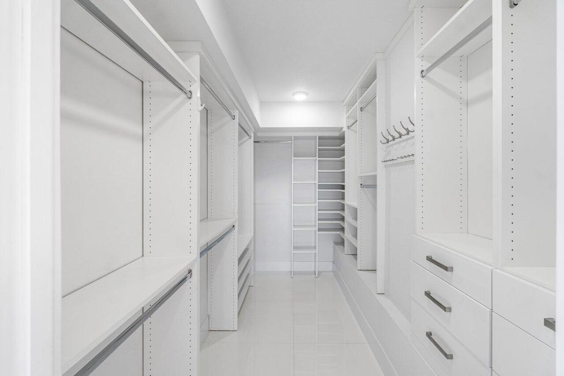 400 Seasage Drive 804