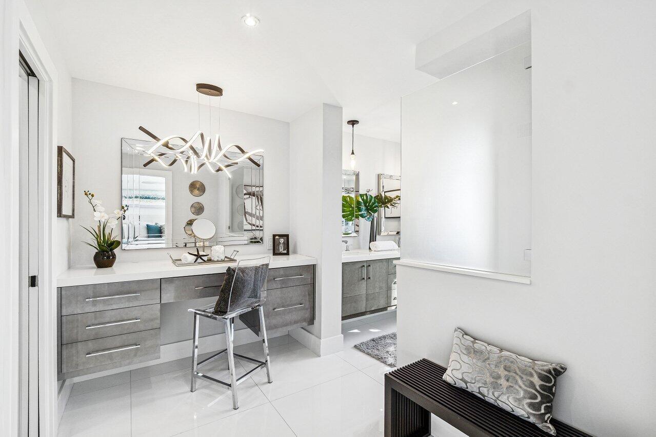 400 Seasage Drive 804