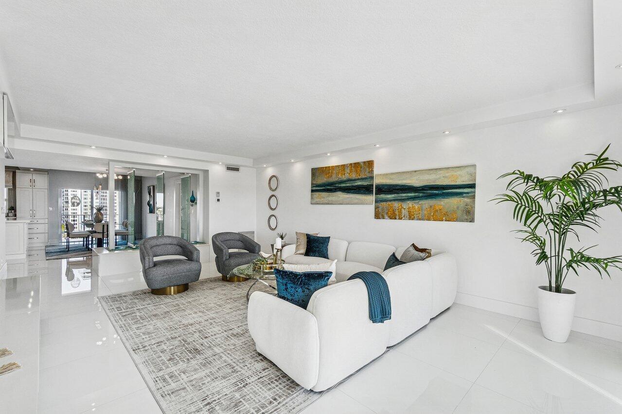 400 Seasage Drive 804