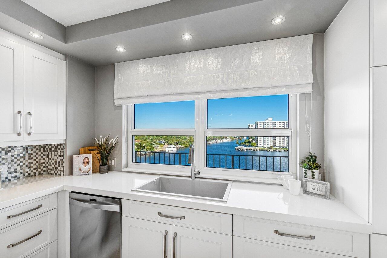 400 Seasage Drive 804