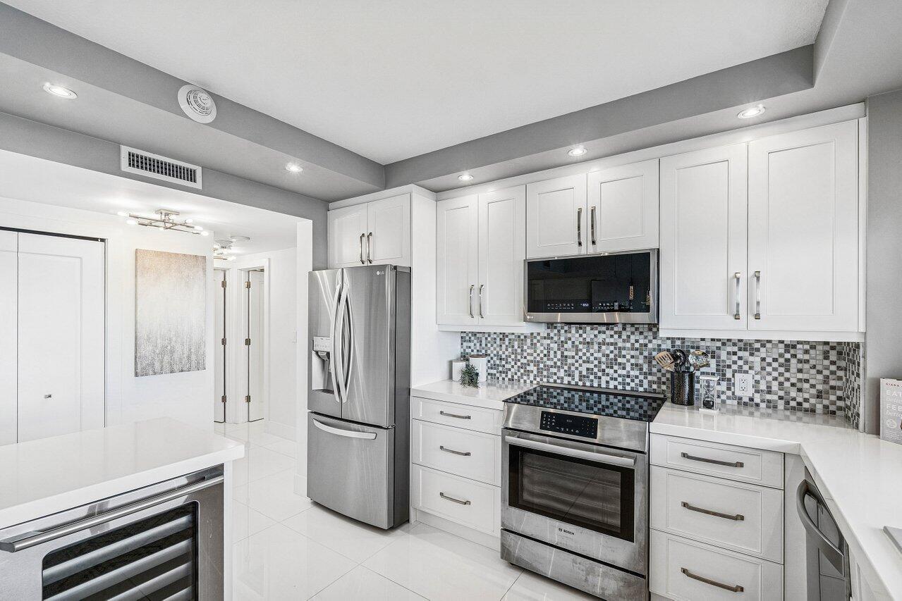 400 Seasage Drive 804