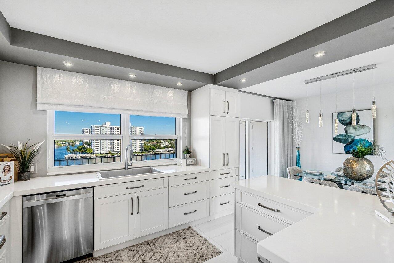 400 Seasage Drive 804