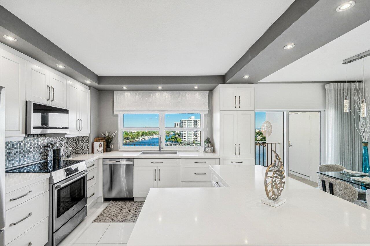 400 Seasage Drive 804