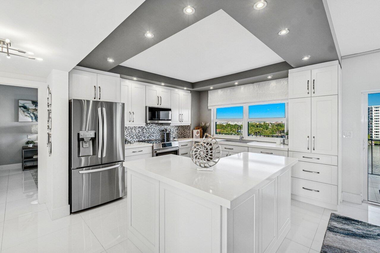 400 Seasage Drive 804