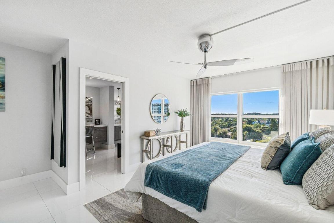 400 Seasage Drive 804