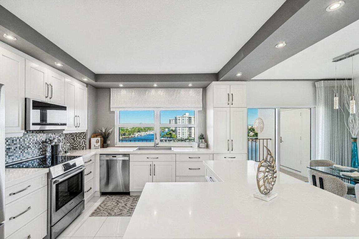 400 Seasage Drive 804