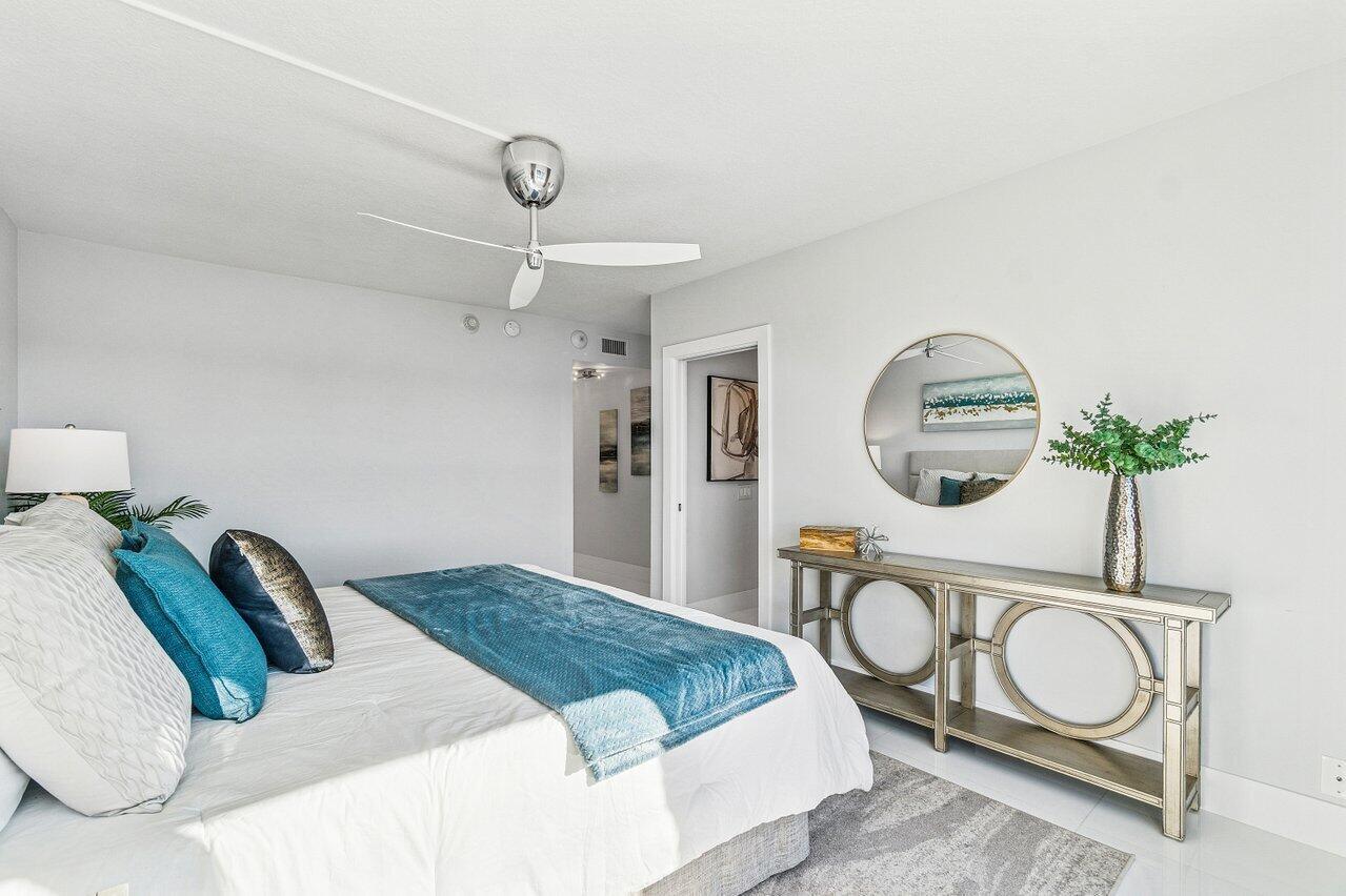 400 Seasage Drive 804