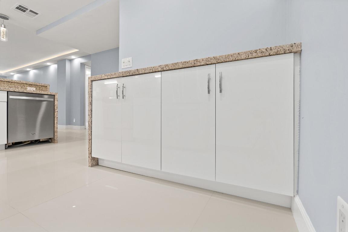 3580 S Ocean Boulevard 8-B, South Palm Beach Unit: 8-B