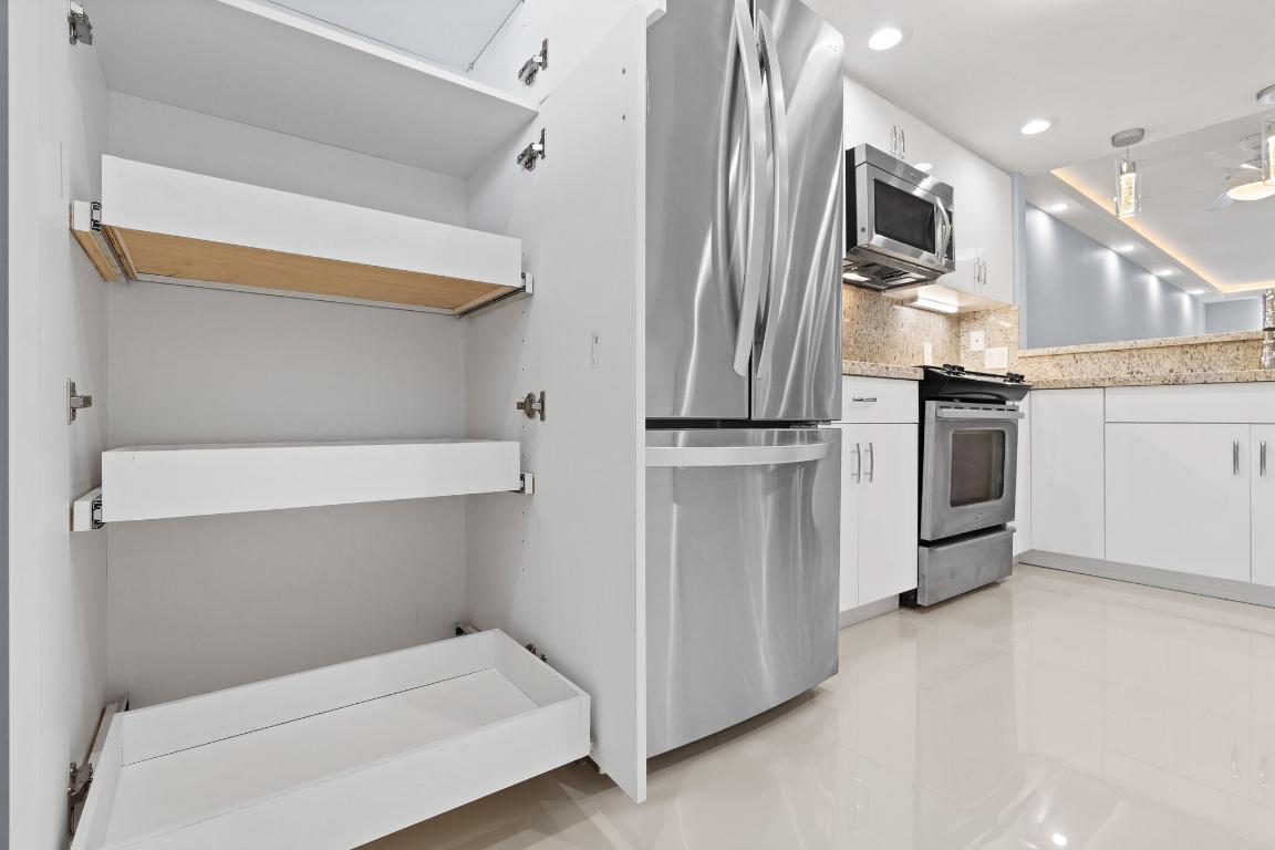 3580 S Ocean Boulevard 8-B, South Palm Beach Unit: 8-B