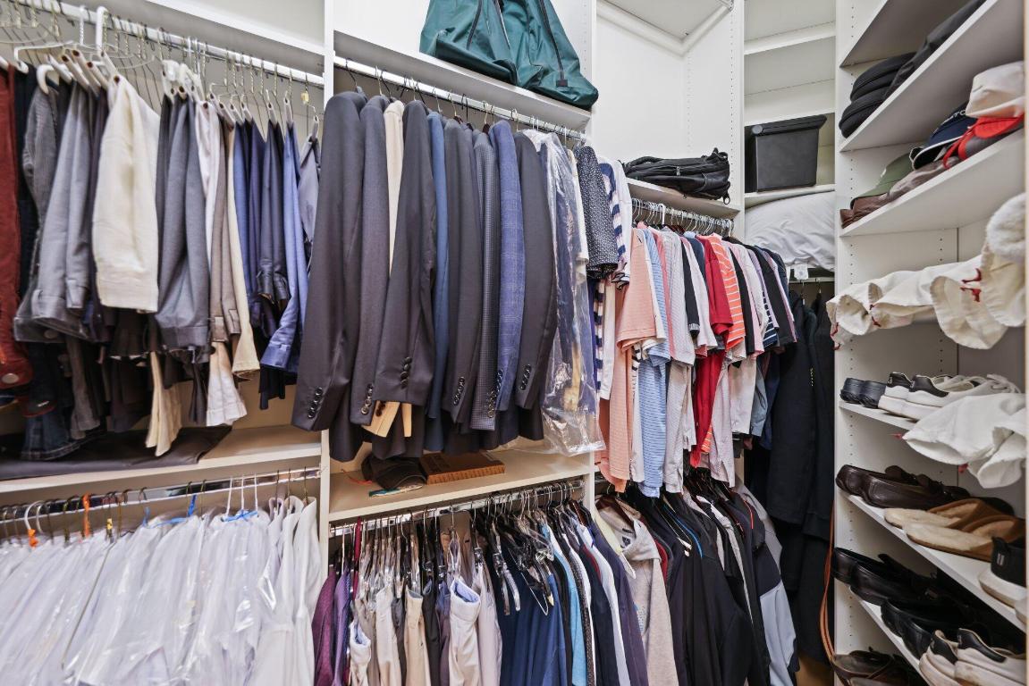 17334 Pavaroso Street