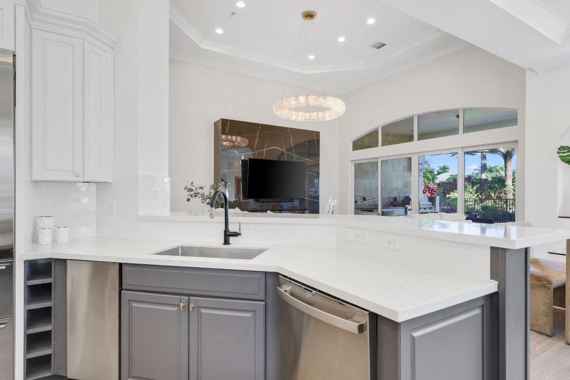 17334 Pavaroso Street