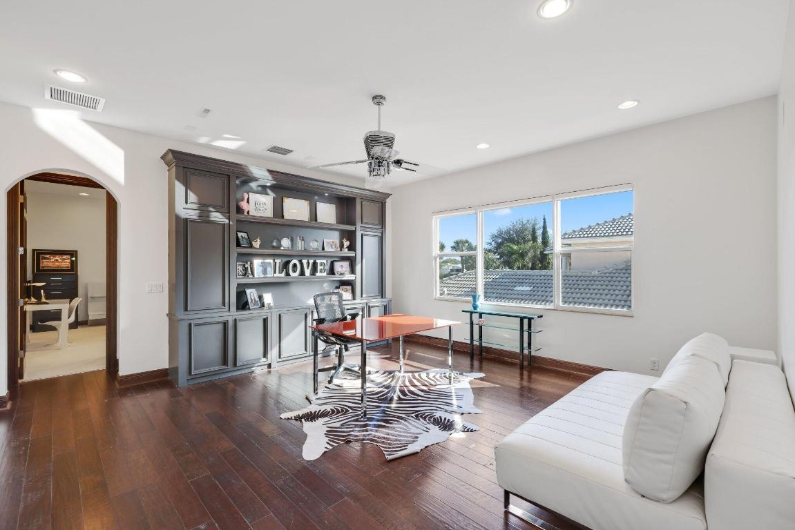 17334 Pavaroso Street