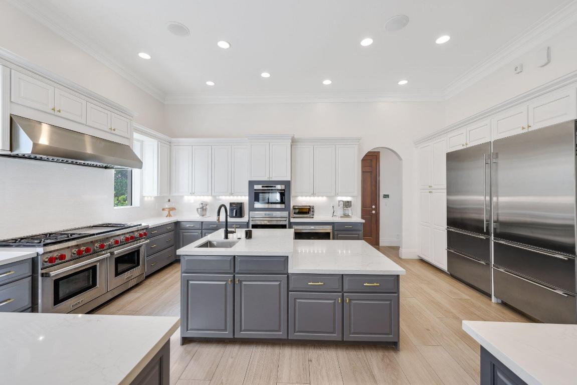 17334 Pavaroso Street