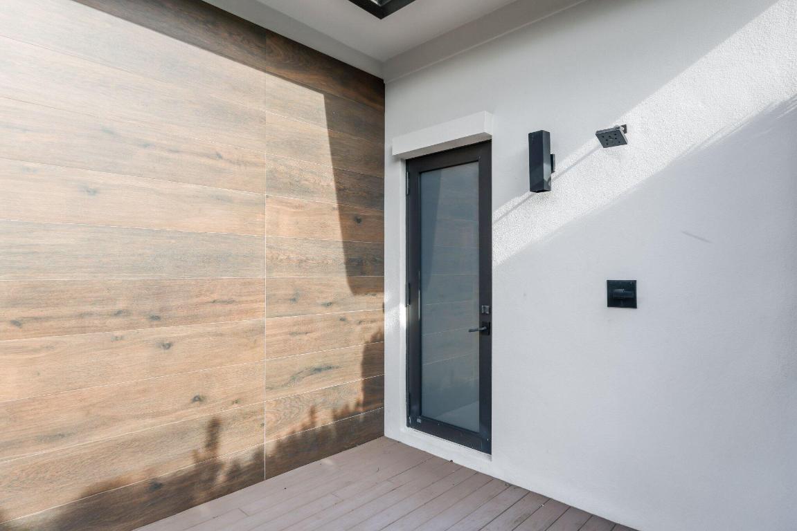 525 Whispering Pines Road