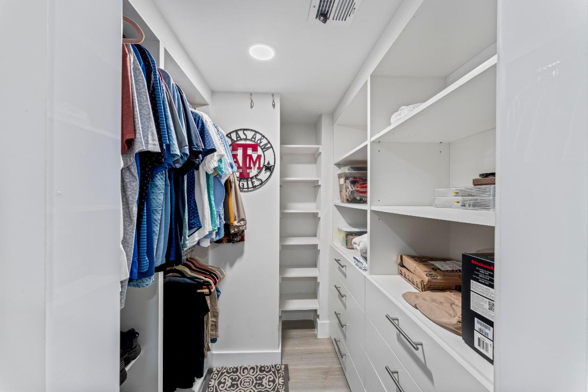 20379 W Country Club Drive 937