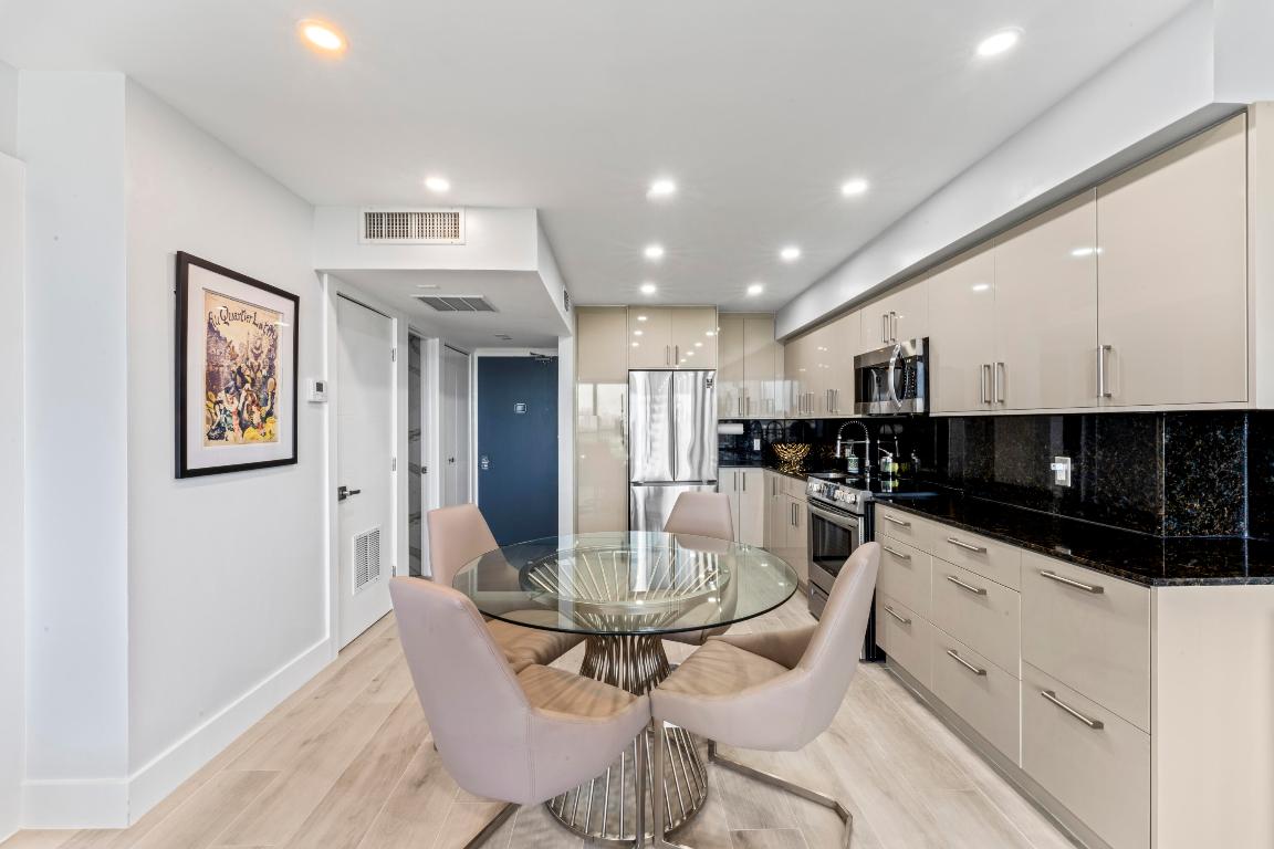 20379 W Country Club Drive 937