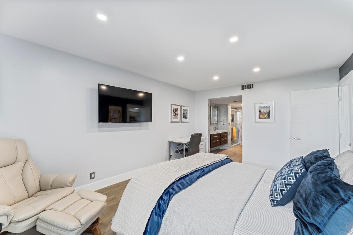 20379 W Country Club Drive 937