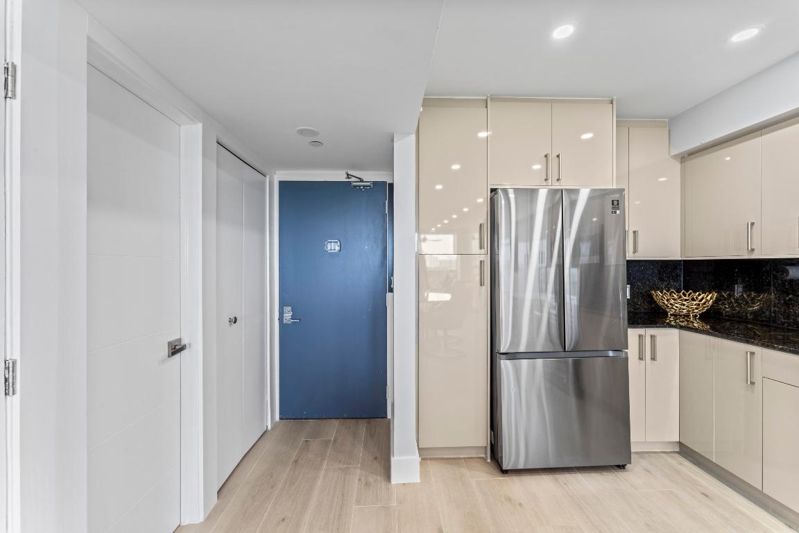 20379 W Country Club Drive 937