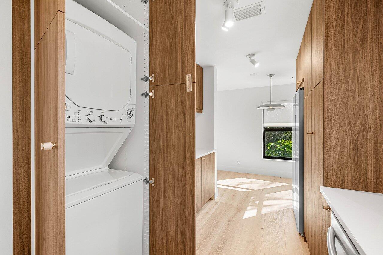 13921 Royal Palm Court B