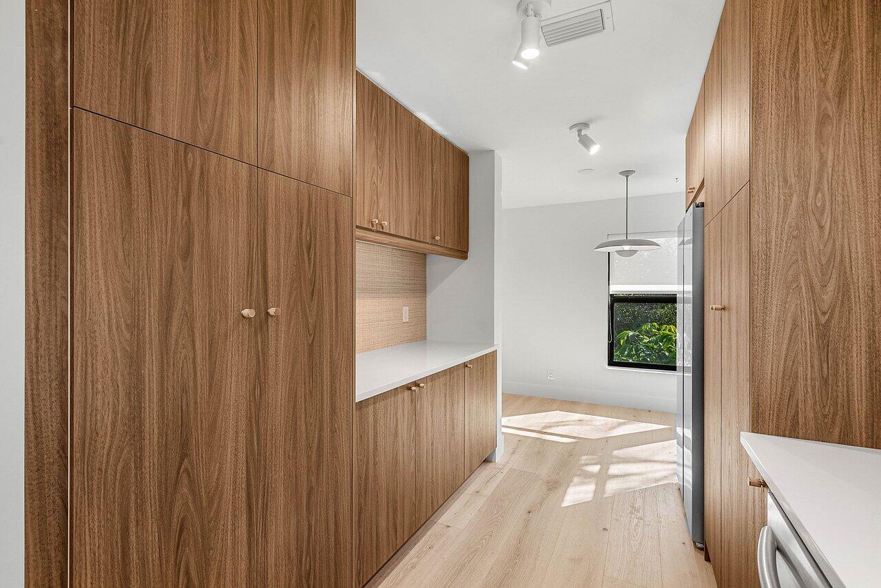 13921 Royal Palm Court B