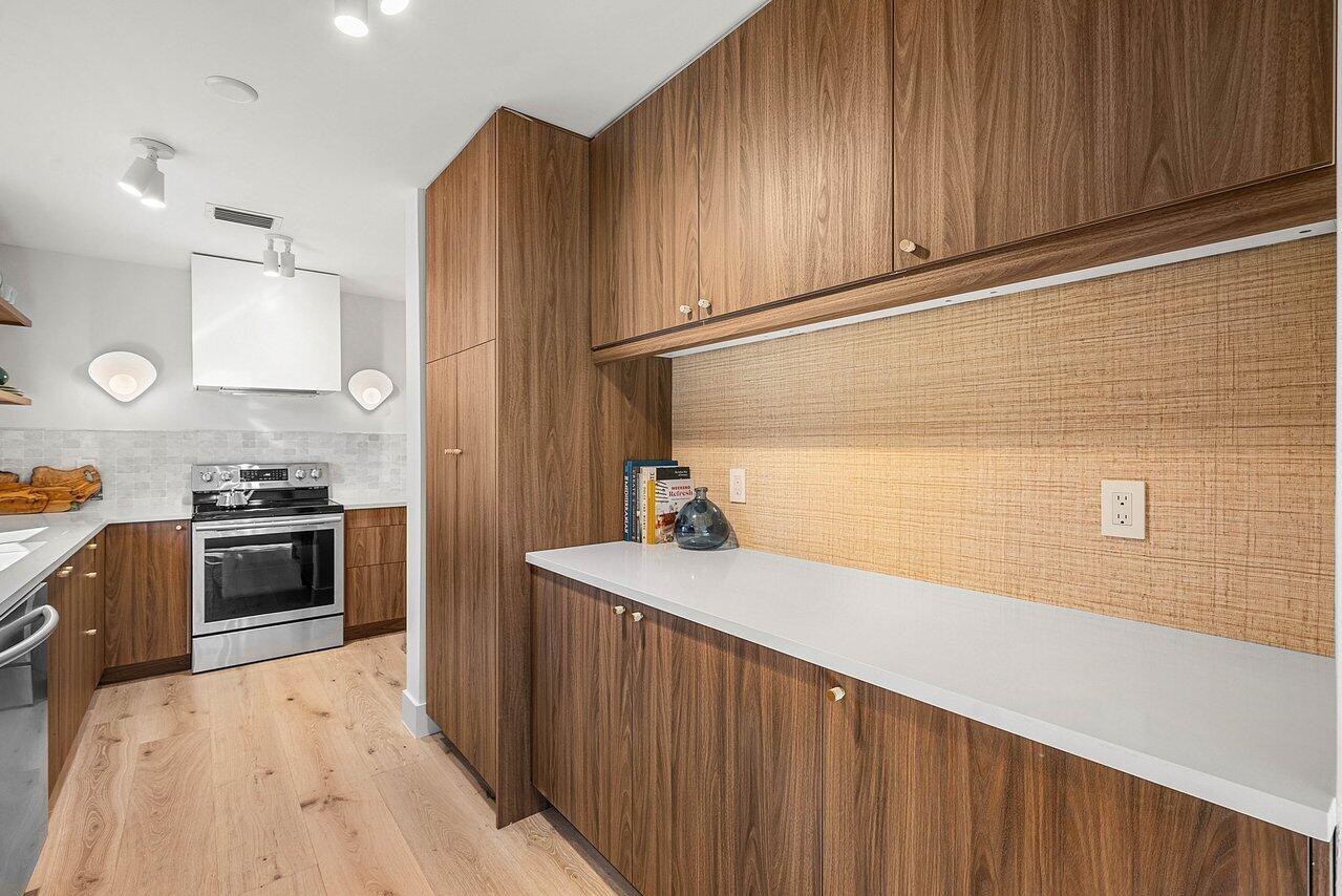 13921 Royal Palm Court B