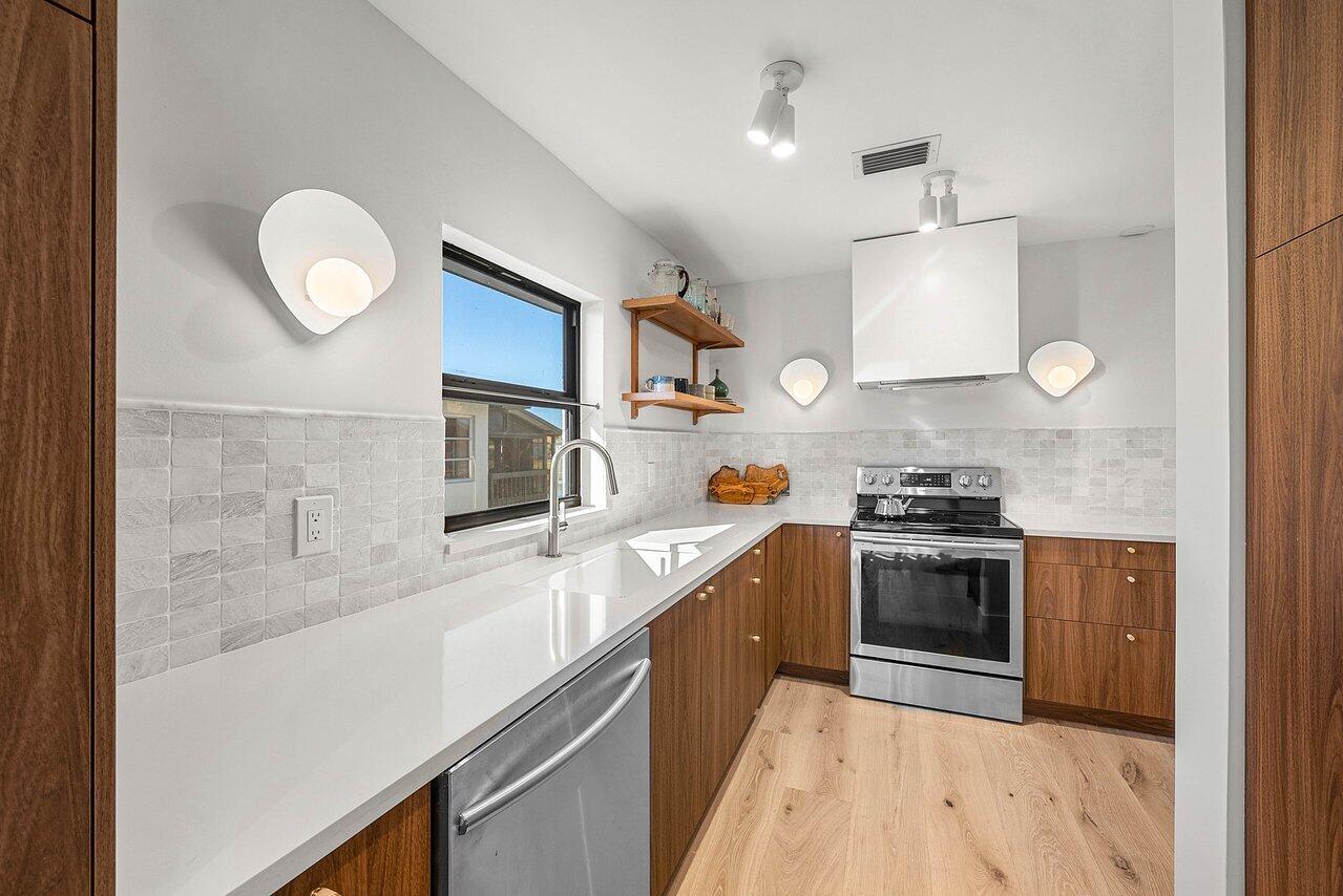 13921 Royal Palm Court B