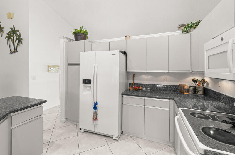 6016 Sunberry Circle