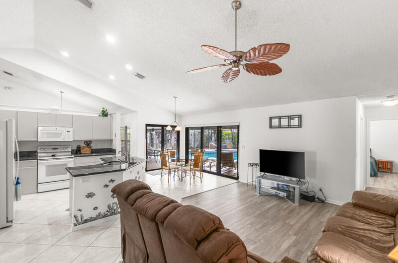 6016 Sunberry Circle