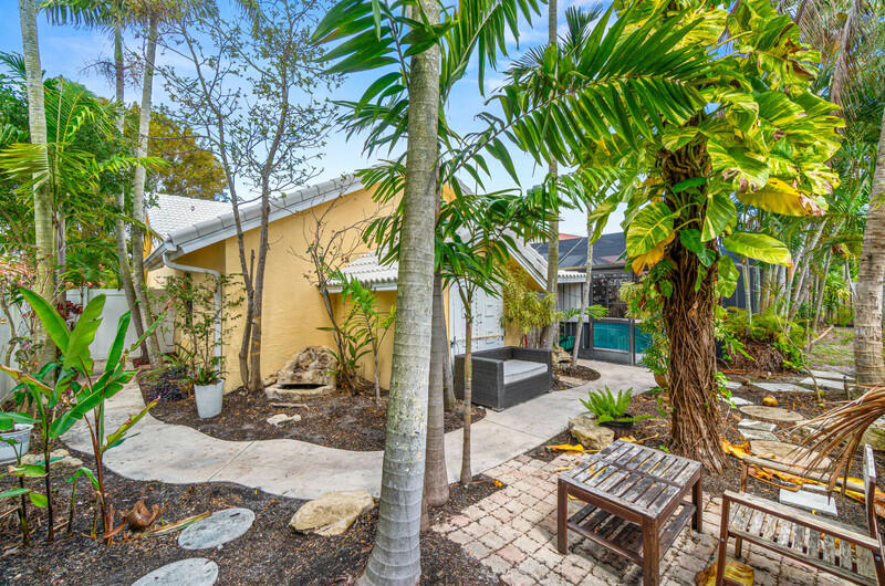 6016 Sunberry Circle