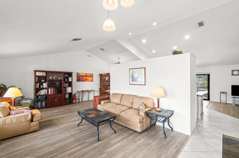 6016 Sunberry Circle