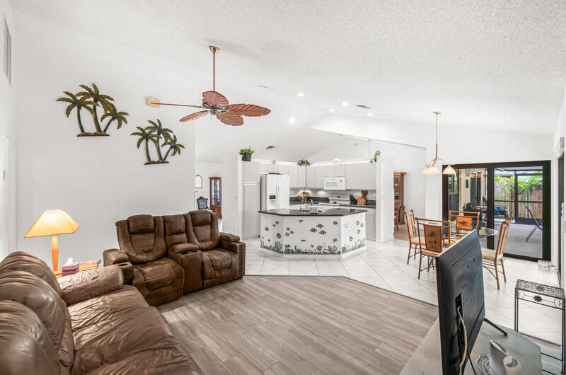 6016 Sunberry Circle