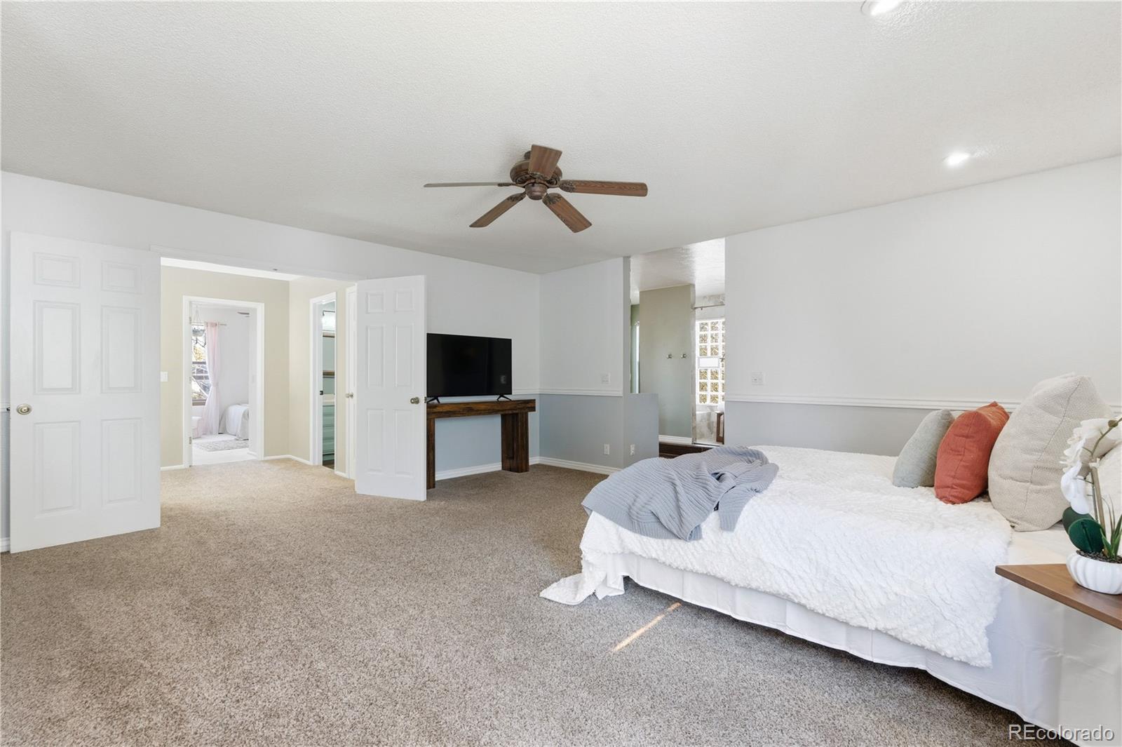 2135 E Nichols Drive