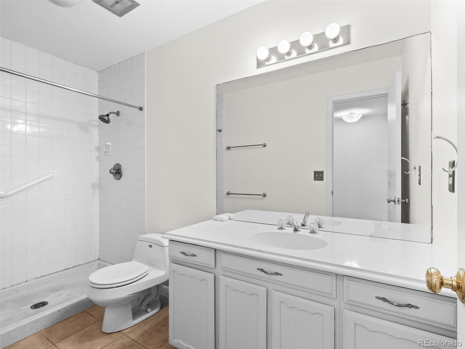 7015 E Girard Avenue