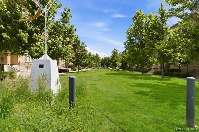 220 Roslyn Street Unit: 710