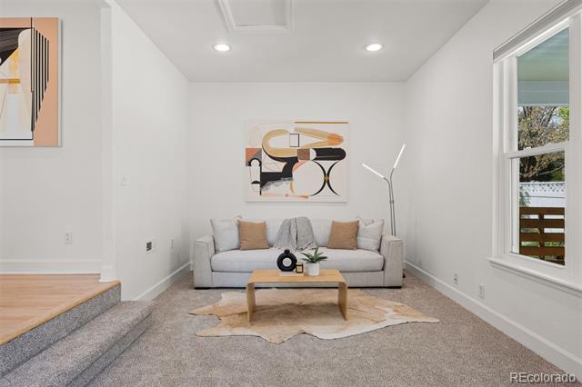 7602 E 8th Place