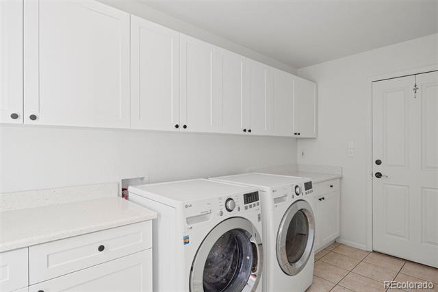 7602 E 8th Place