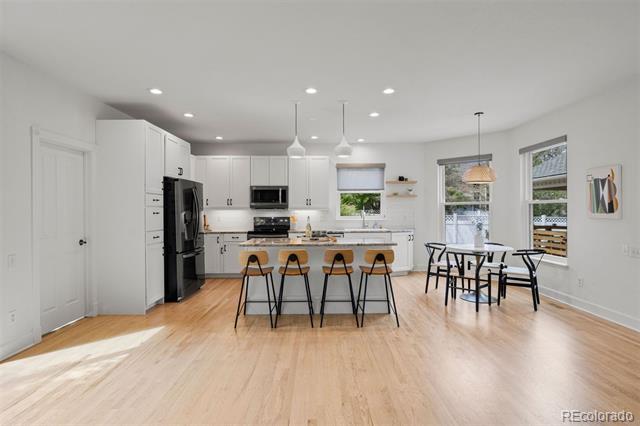 7602 E 8th Place