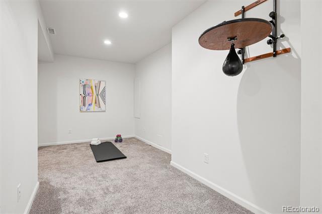 7602 E 8th Place