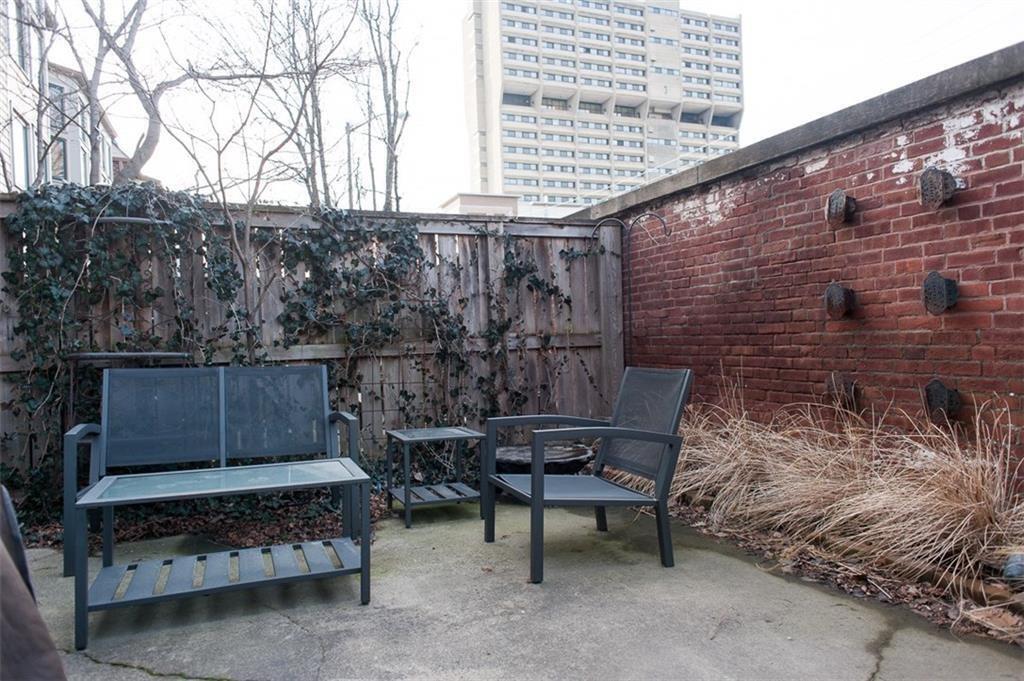 544 Lockerbie Circle N