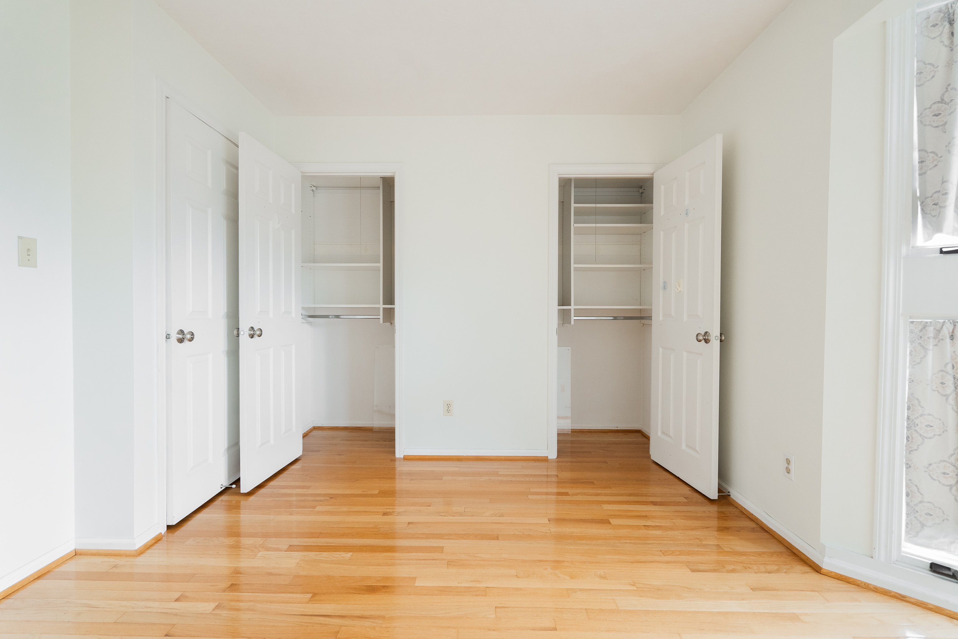 544 Lockerbie Circle N