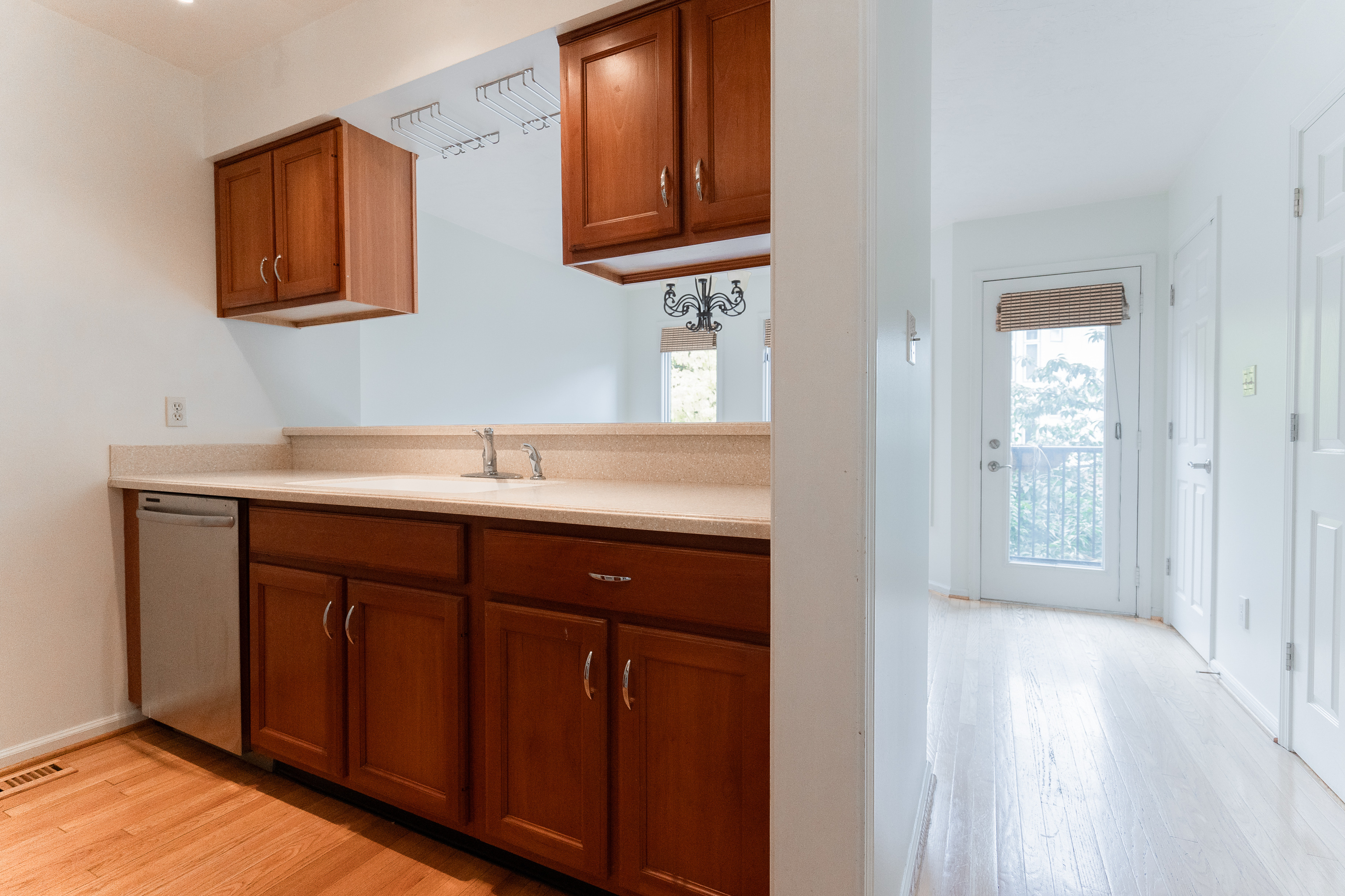 544 Lockerbie Circle N