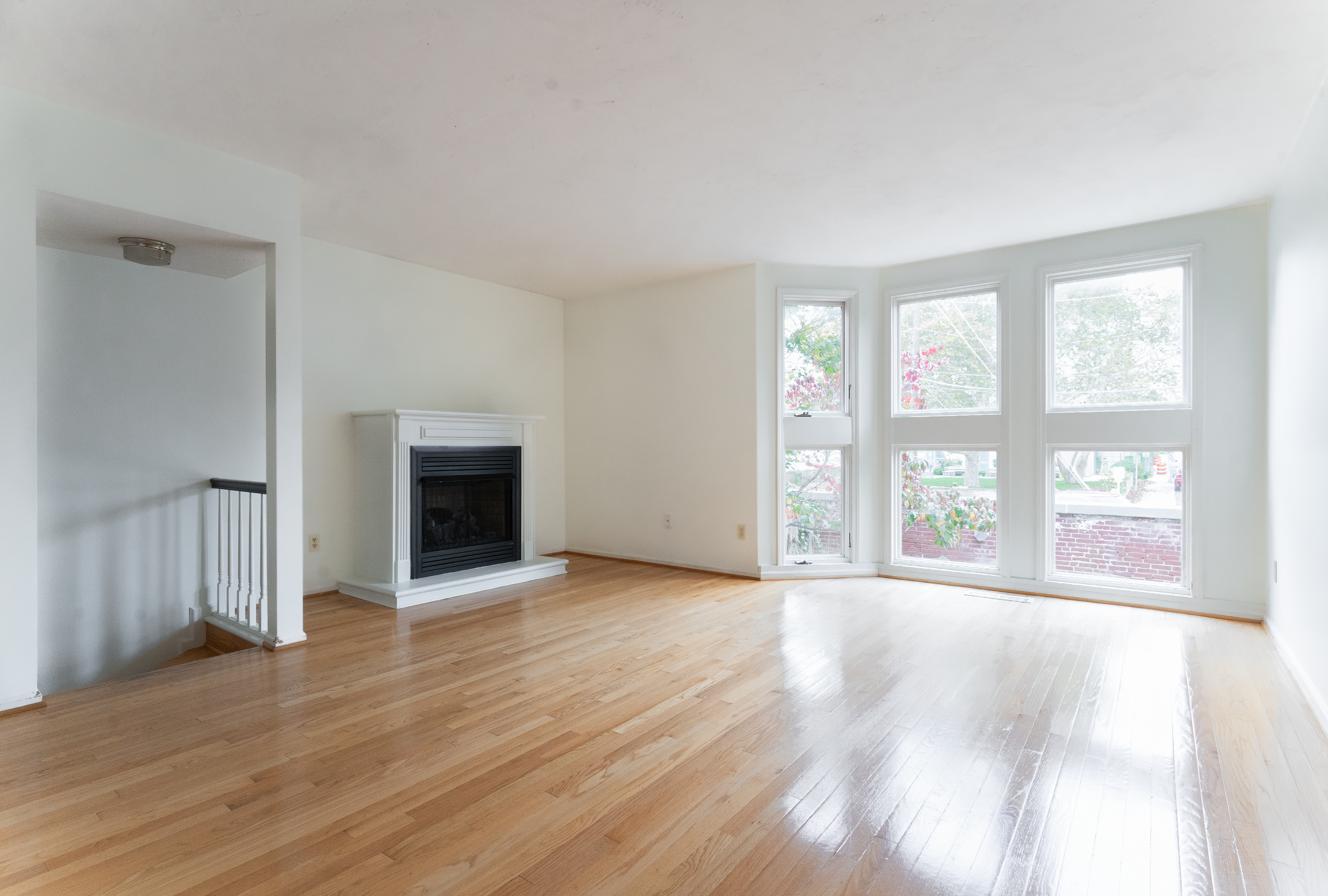 544 Lockerbie Circle N