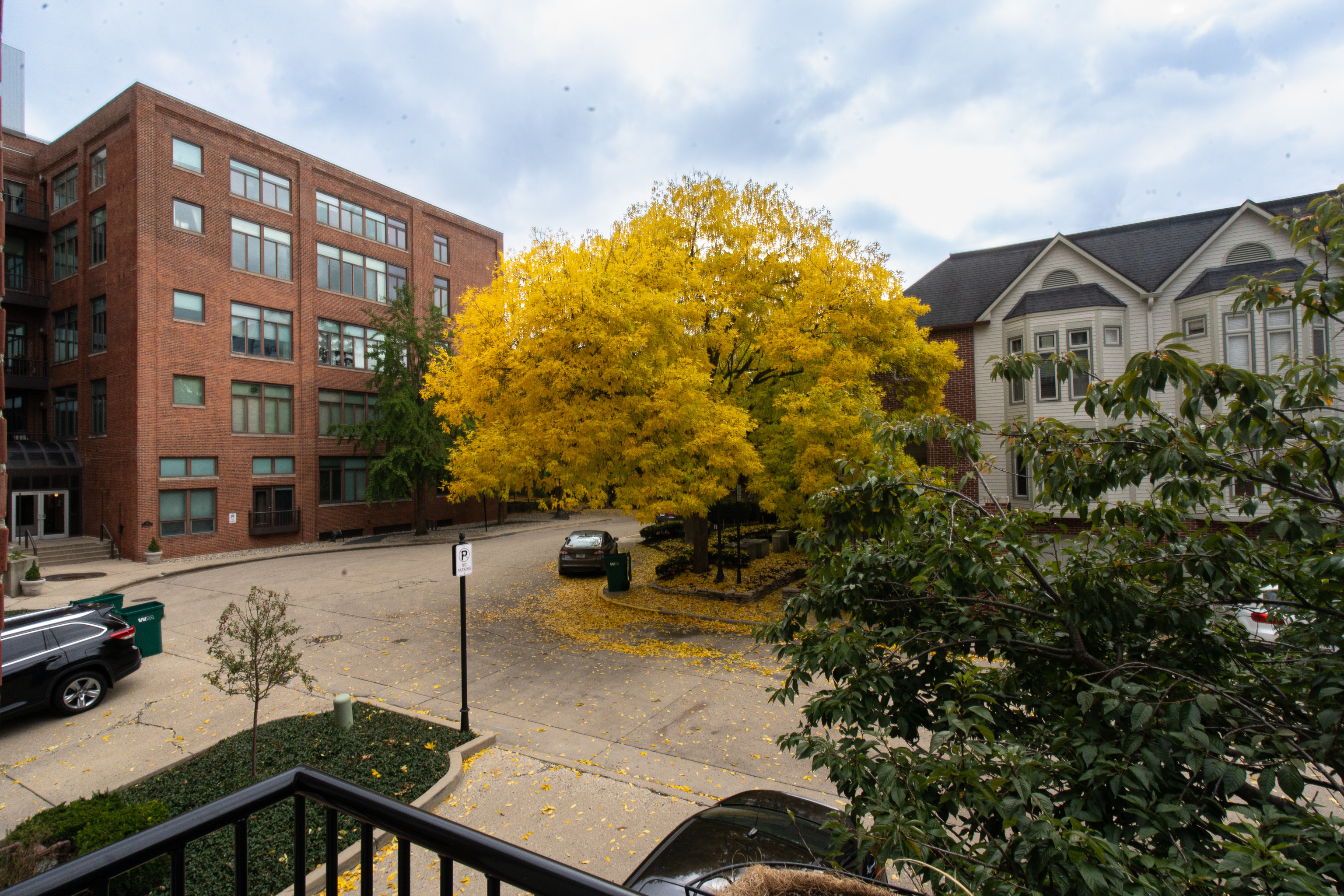 544 Lockerbie Circle N