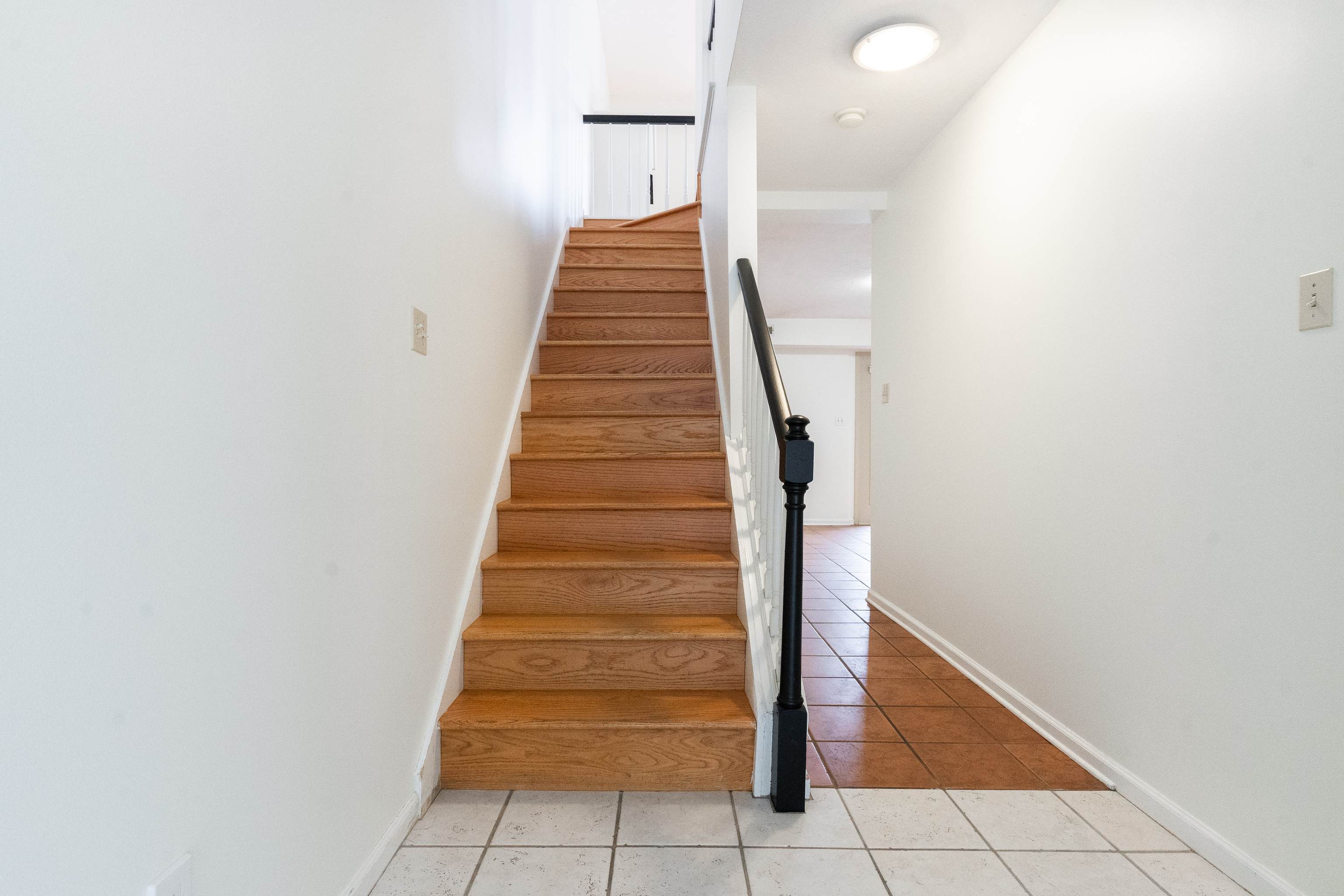 544 Lockerbie Circle N