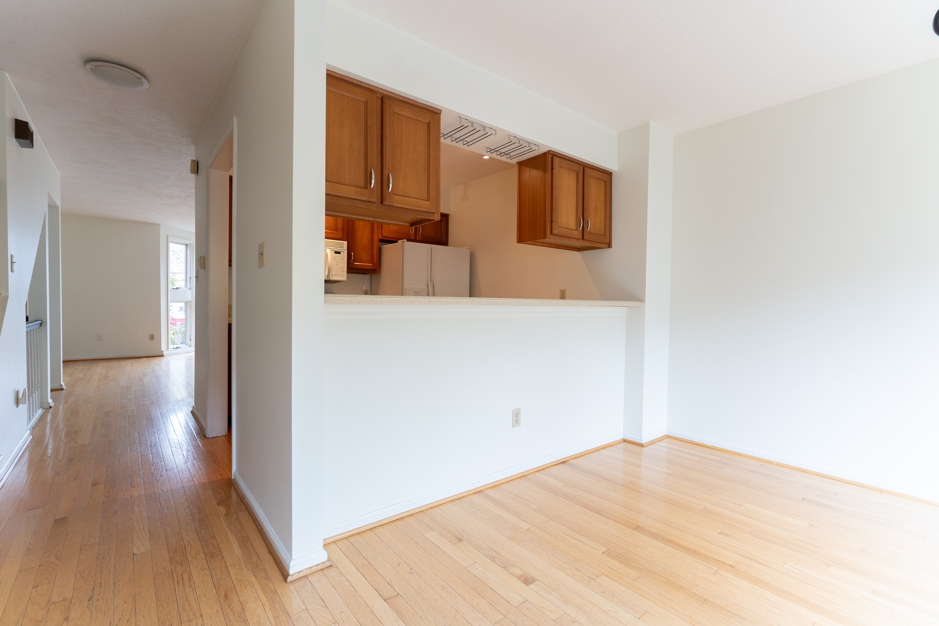 544 Lockerbie Circle N