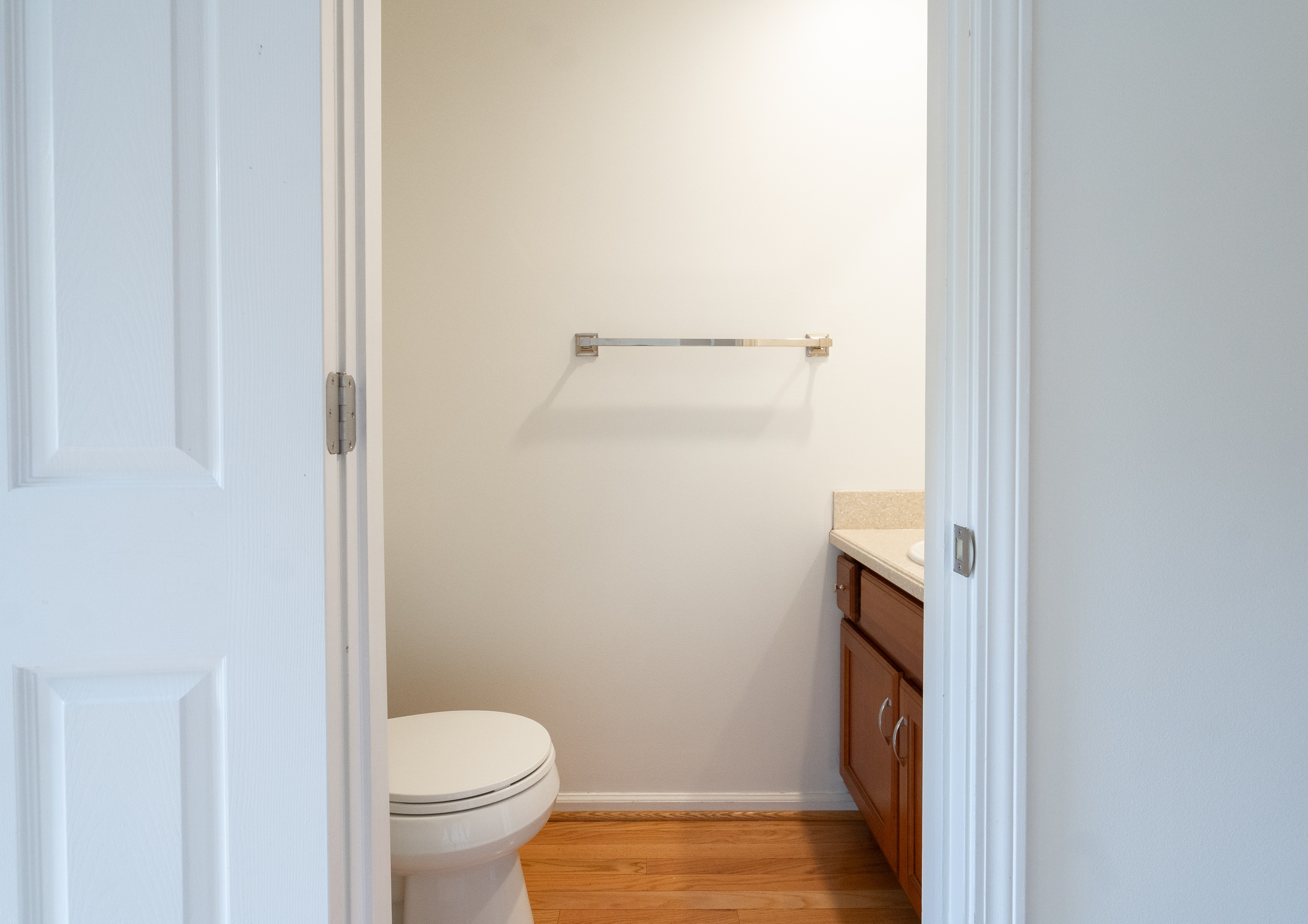 544 Lockerbie Circle N