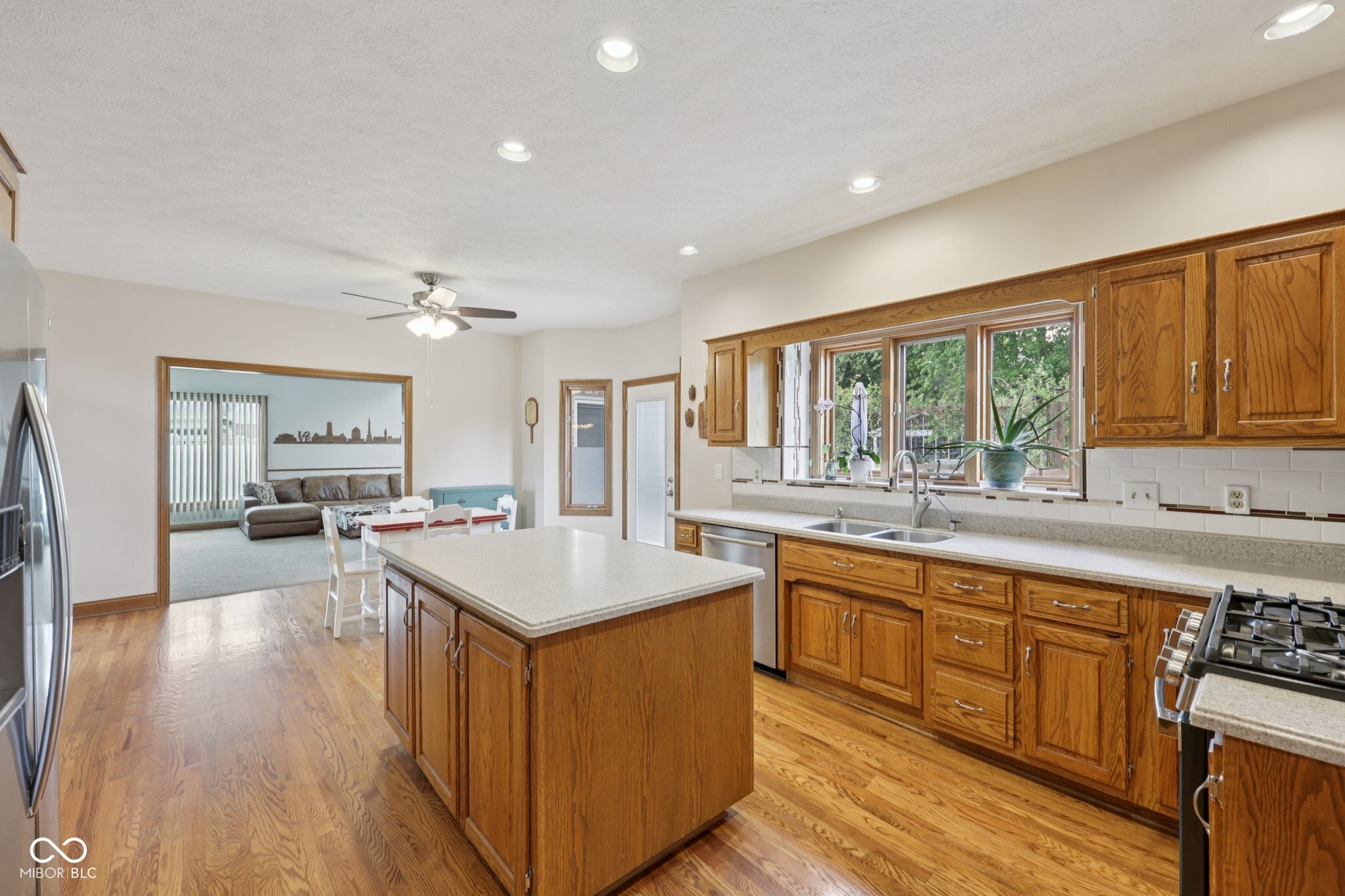 1816 Spruce Drive