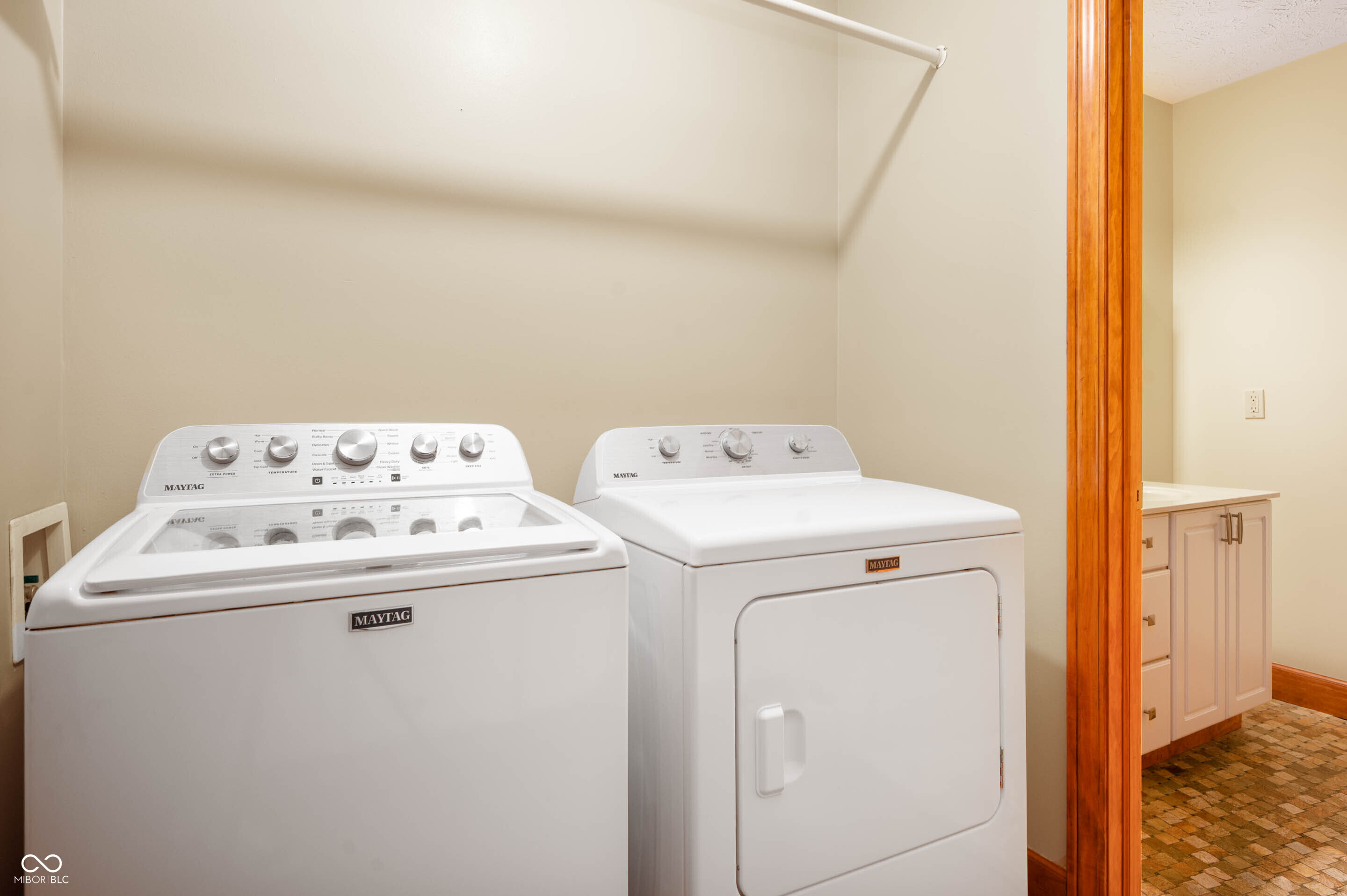 6913 W County Road 750 South