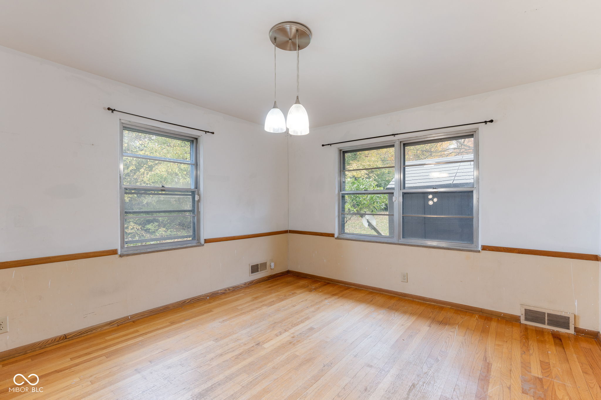 5940 N Emerson Avenue